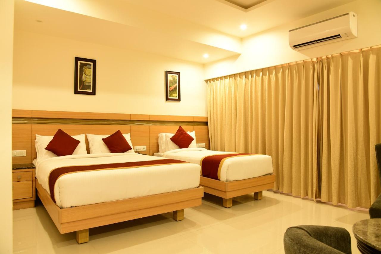 Hotel U.T.Elegance Bangalore Exterior photo