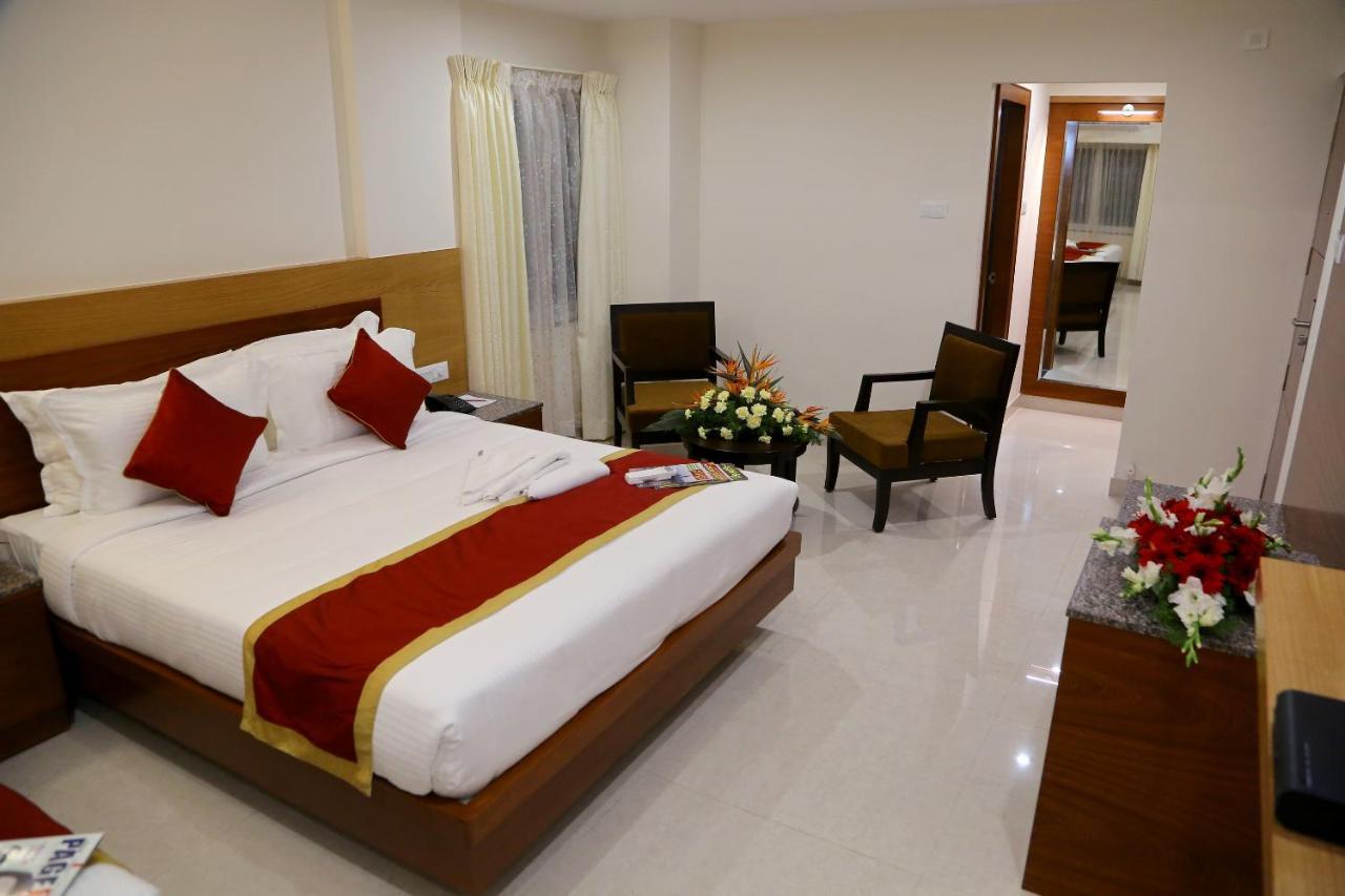 Hotel U.T.Elegance Bangalore Exterior photo