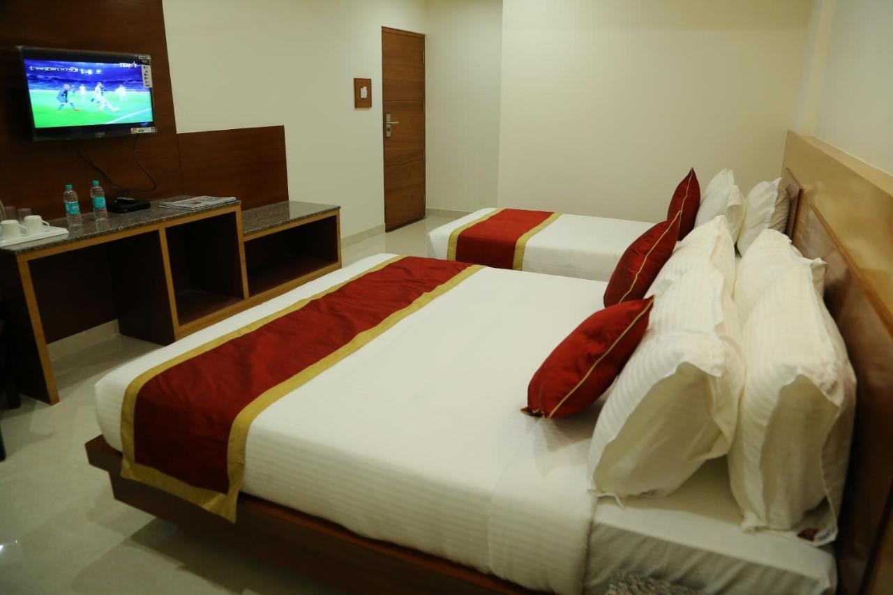 Hotel U.T.Elegance Bangalore Exterior photo