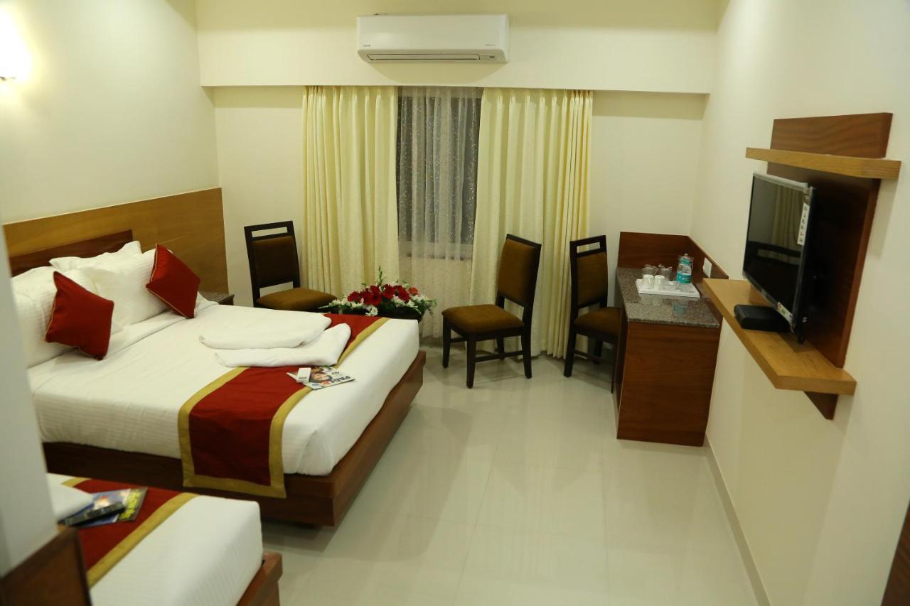 Hotel U.T.Elegance Bangalore Exterior photo