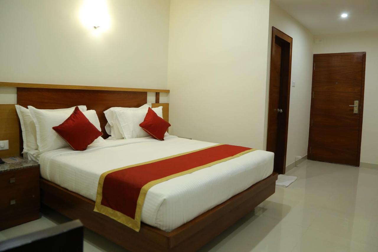 Hotel U.T.Elegance Bangalore Exterior photo
