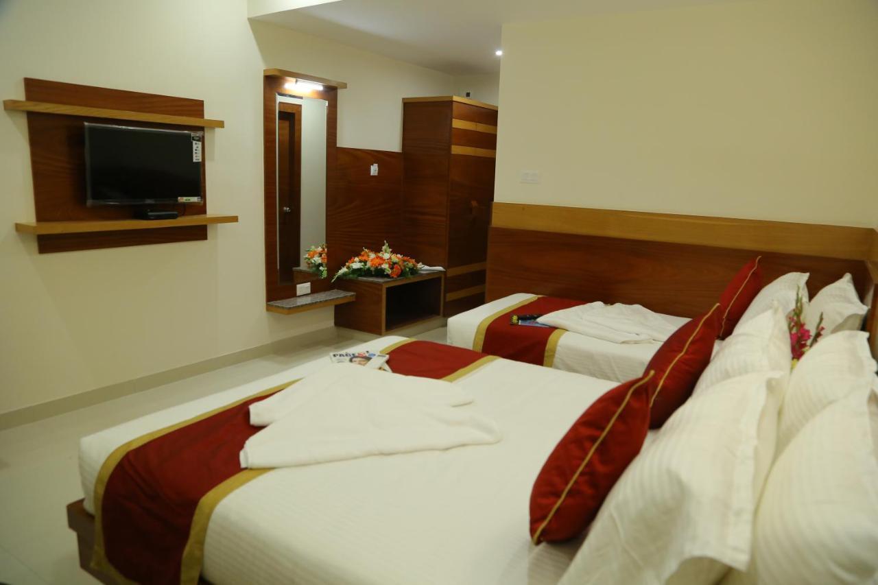 Hotel U.T.Elegance Bangalore Exterior photo